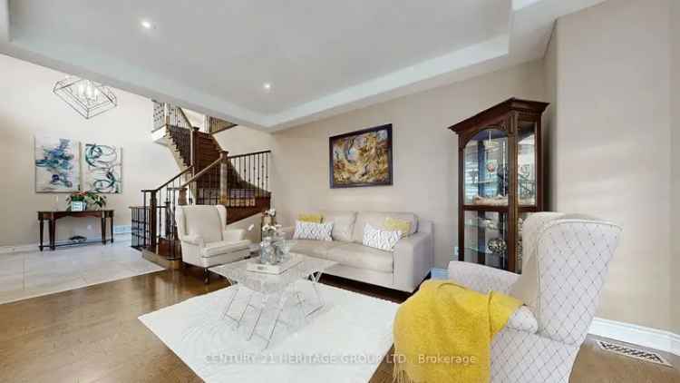 Elegant 4-Bedroom Family Home in Richmond Hill