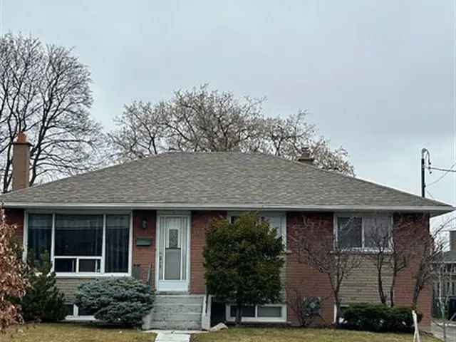 House For Sale in Toronto, Ontario