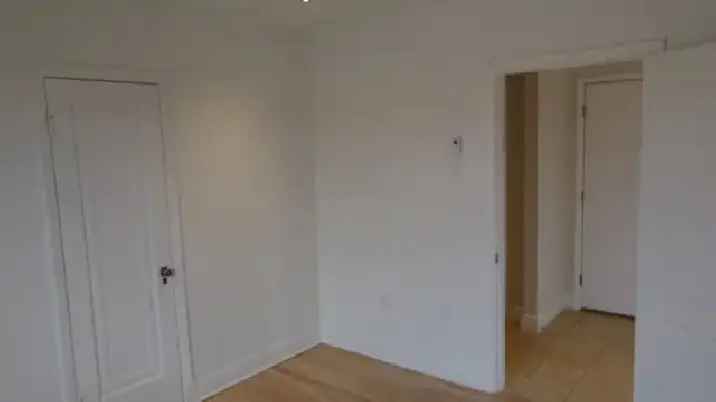 3 Bedroom Apartment Near Fabre Metro Recently Renovated