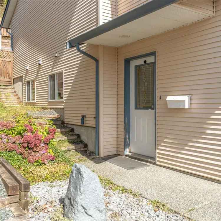 1 2 Duplex for sale in Sunshine Ridge Nanaimo