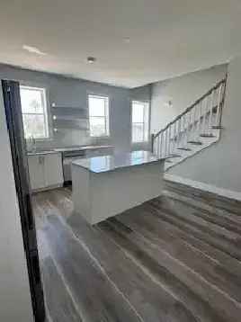 Stunning Brand New Townhouses 2 Bed, 1.5 Bath Parkdale $2050