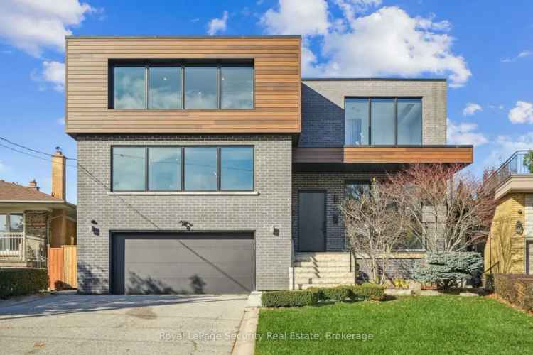 House For Sale in Toronto, Ontario