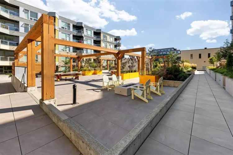 A $596,000.00 Apartment/Condo with 2 bedrooms in Central Abbotsford, Abbotsford