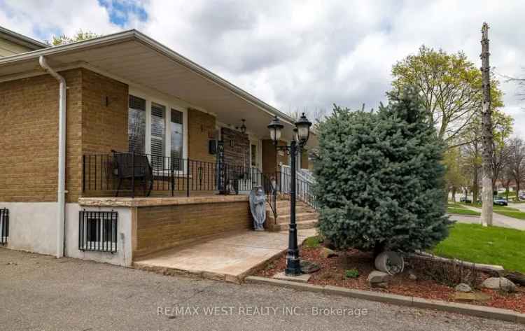 5-Level Backsplit Home in Mississauga with Modern Upgrades