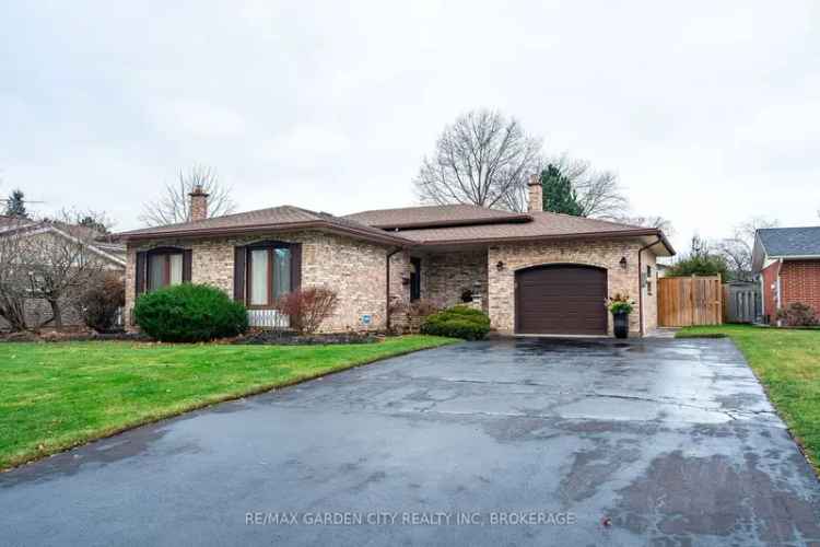 House For Sale in St. Catharines, Ontario