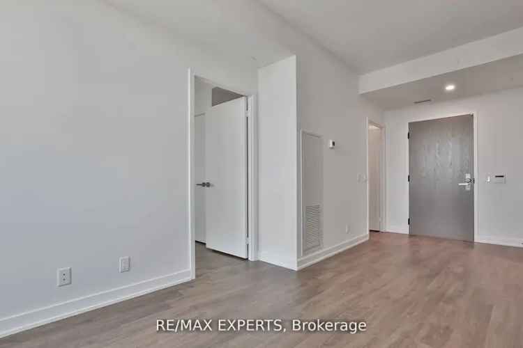 Luxury 2 Bed 2 Bath Suite Near Wilson Subway