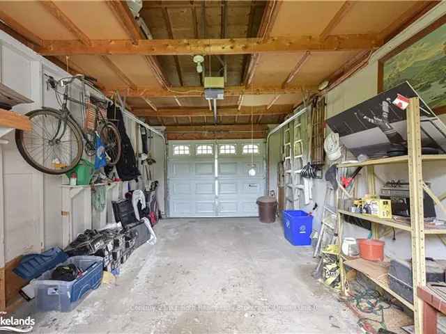 House For Sale in New Tecumseth, Ontario