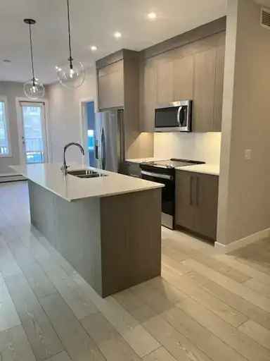 395 Skyview Parkway NE -  in Calgary