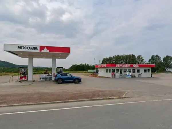 Gas Station Convenience Store for Sale SaguenayLacSaintJean