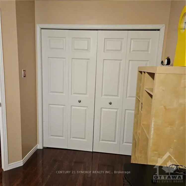 Townhouse For Sale in Ottawa, Ontario