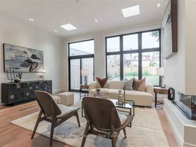 House For Sale in Toronto, Ontario