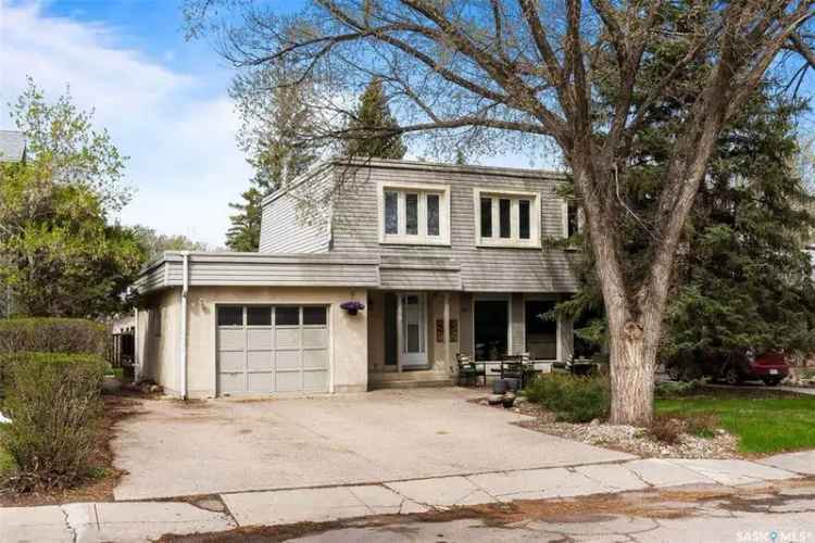 5 Bedroom Family Home in Albert Park