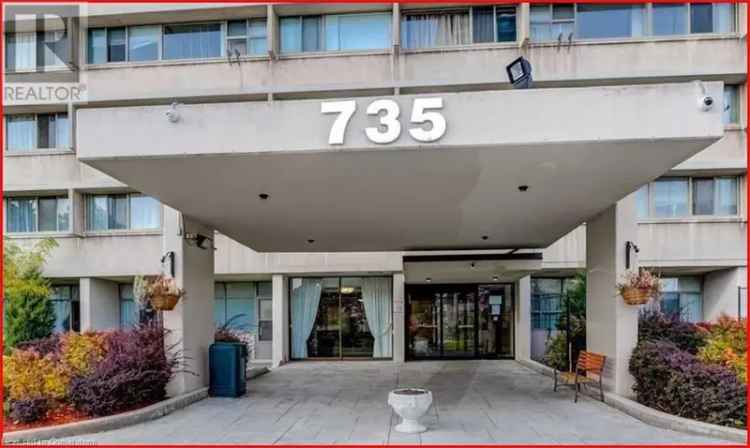 Apartment For Sale in Don Mills Road, Toronto, Ontario