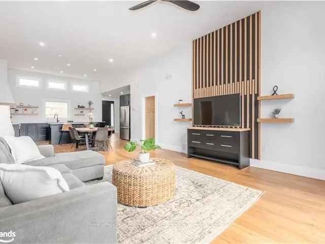 Sunlit Upscale Bungalow Near Bernard Lake