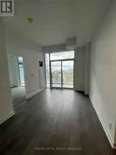 1 Bedroom Condo Toronto - CN Tower View - King W & Dufferin