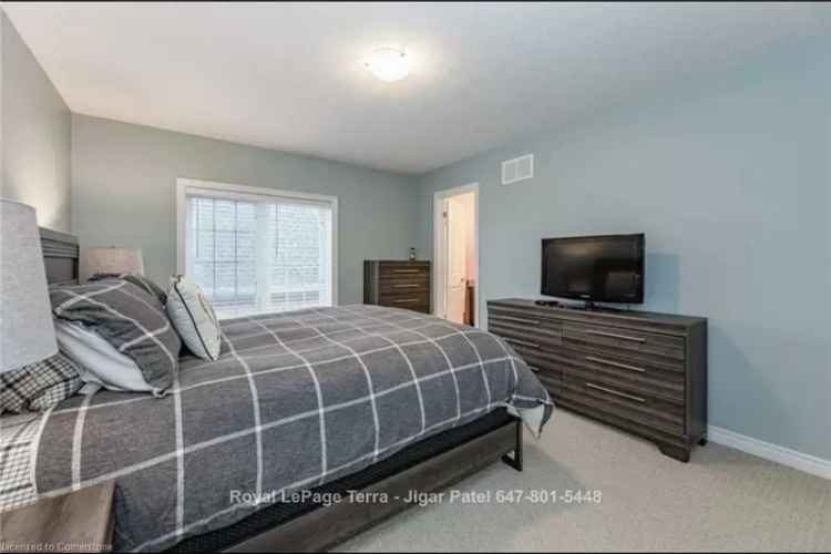 Townhouse For Sale in Latchford, Ontario