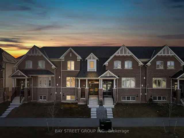 Luxury Freehold Townhouse in North Whitby 3 Beds 3 Baths Double Garage