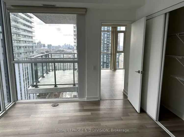 Condo For Rent in 290, Adelaide Street West, Toronto, Ontario