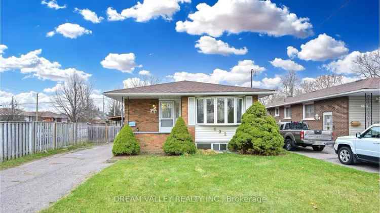 House For Sale in 602, Gibb Street, Oshawa, Ontario