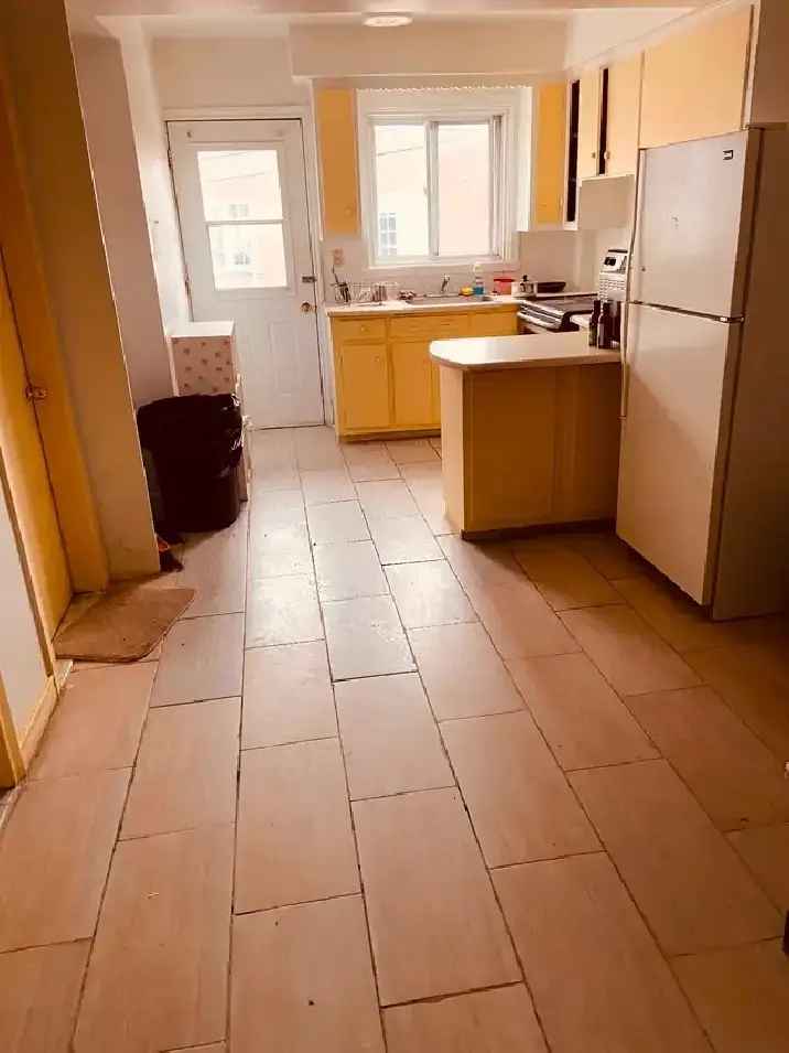One Bedroom for Rent in Montreal Near Metro Jolicouer