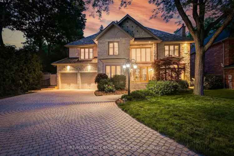 House For Sale in Mississauga, Ontario