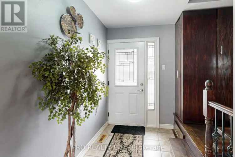 Updated Madoc Townhouse - Modern Kitchen, Finished Basement, Private Backyard