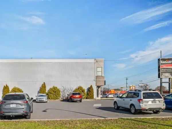 Commercial Building for Sale near Highway 30