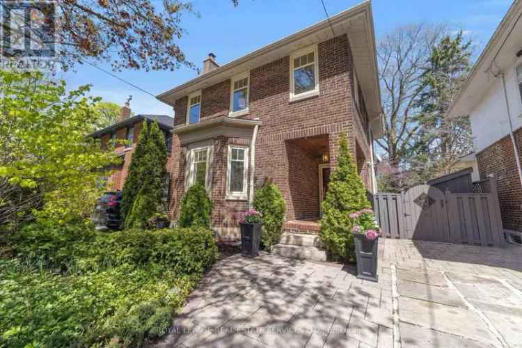 Elegant Lawrence Park Home 3 1 Bedroom 3 Bathroom Detached House