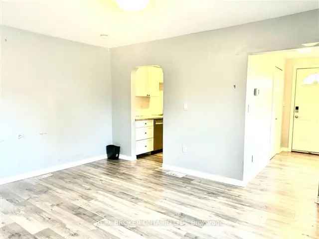 Duplex For Rent in St. Catharines, Ontario