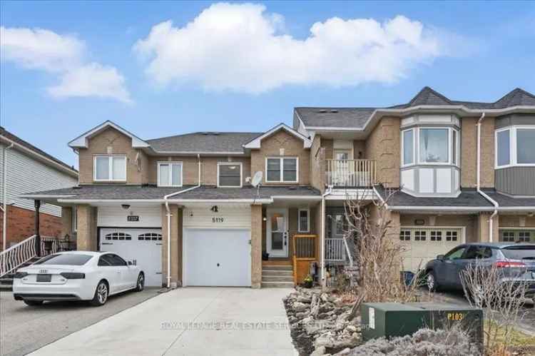 3-Bedroom Townhouse with Finished Basement in Appleby Burlington