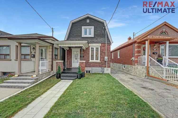 House For Sale in Toronto, Ontario