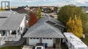 Charming 3-Bedroom Home in Wembley - Updated Kitchen and Garage