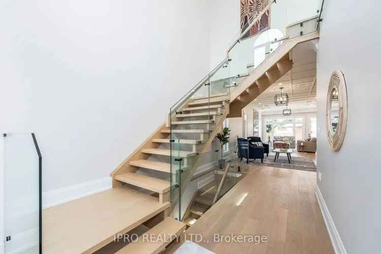 House For Sale in Toronto, Ontario