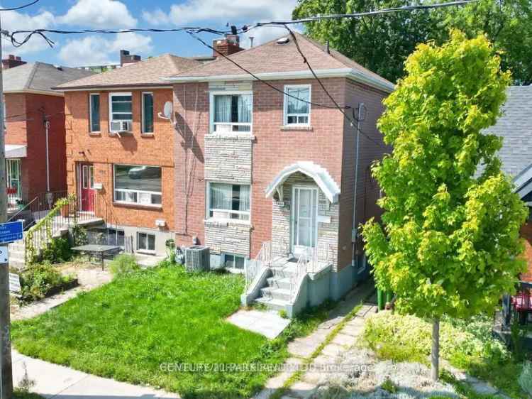 House For Sale in Toronto, Ontario