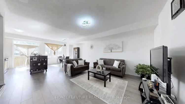Modern Luxury Townhouse Near Ontario Tech University