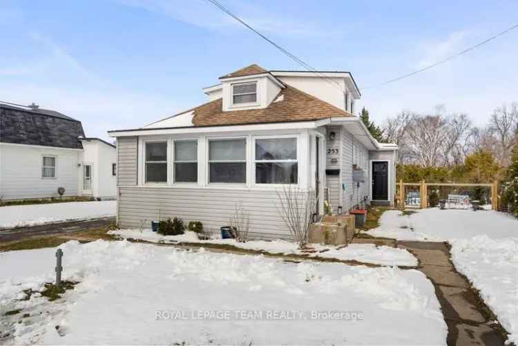 Updated 3-Bedroom Renfrew Home - New Siding, Kitchen, Basement
