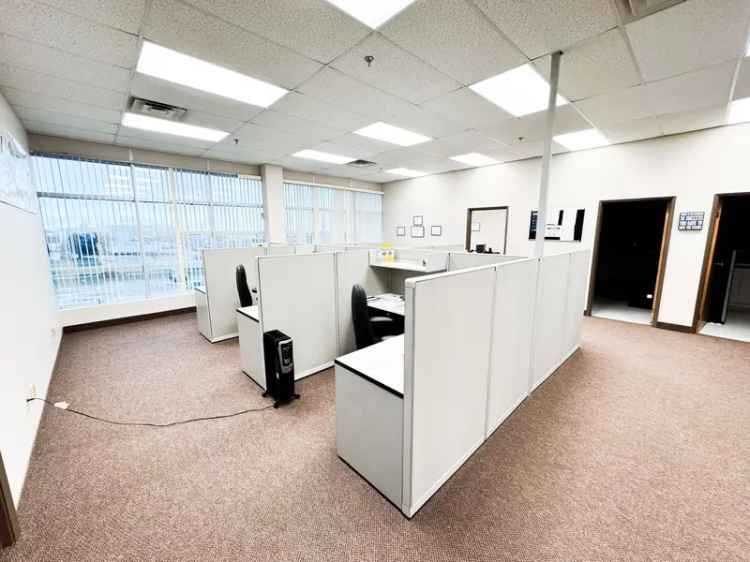 Rent Office Space Near Highway 401 with 1700 Square Feet