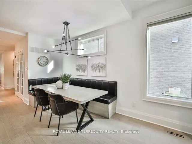 Luxury 3 1 Bedroom Home in Fallingbrook Toronto