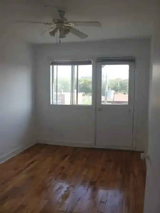 Large 4 1/2 Lachine Apartment for Rent - Near HW20 & HW13