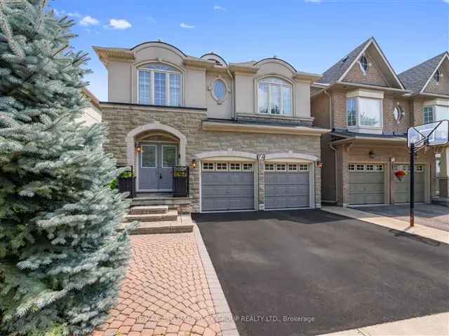 House For Sale in Richmond Hill, Ontario