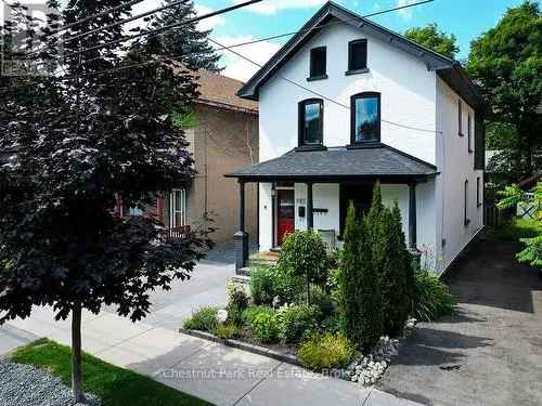 Charming Collingwood Century Home Near Downtown