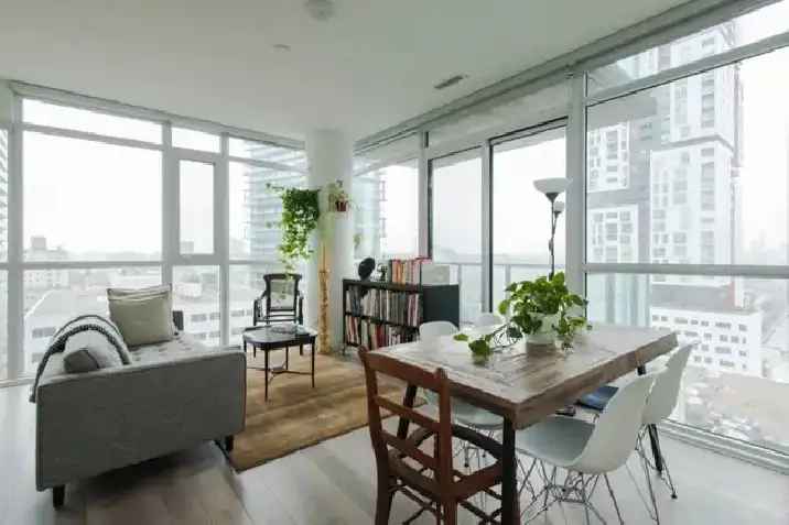 2 Bedrm Condo 290 Adelaide St.W. In The Heart Of Downtown, Feb.1