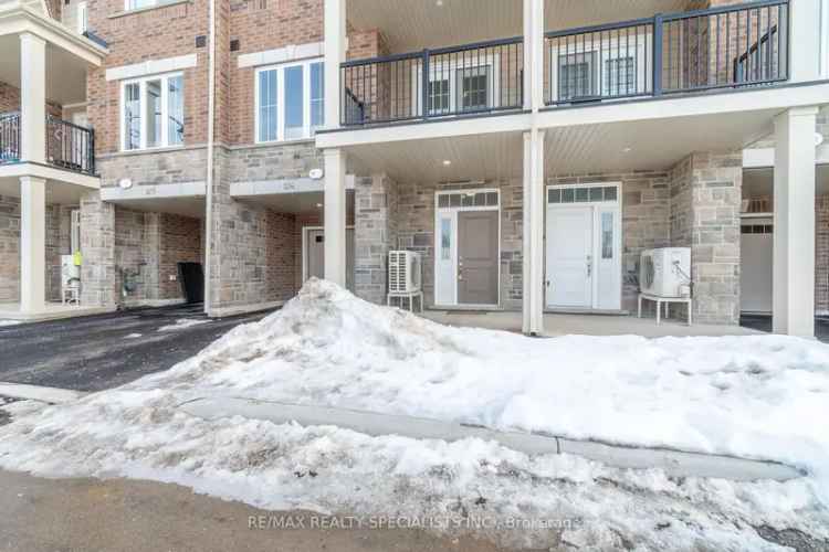 Modern townhome for sale with terrace and parking in serene neighborhood