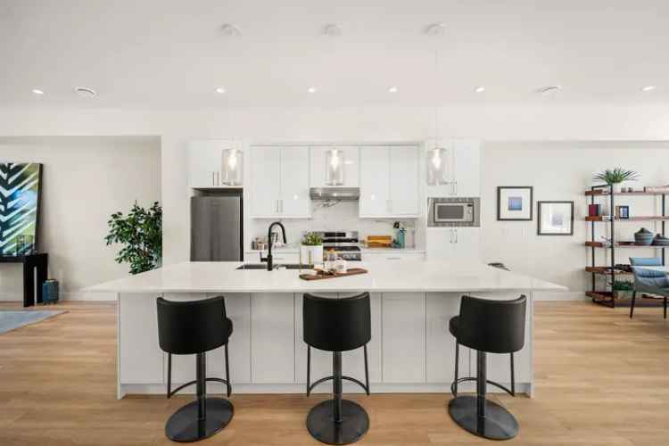Luxury Townhome in South Surrey King George Corridor