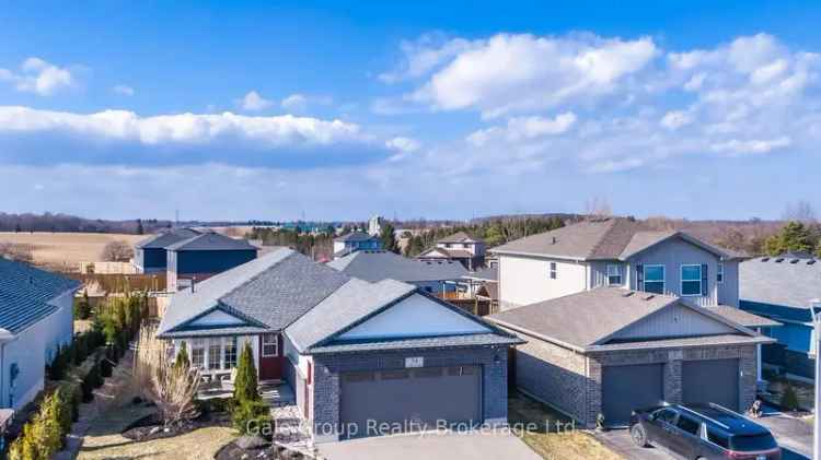 Charming 2 3 Bedroom Family Home Spacious Lot Quiet Community