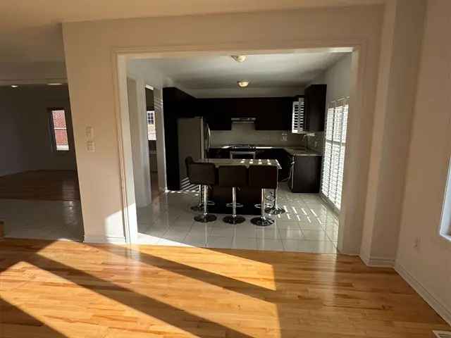 Spacious Oshawa Home Near Amenities and Universities