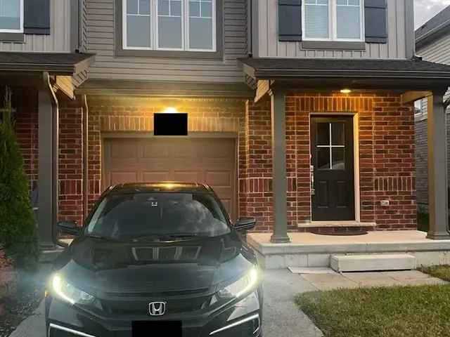 3-Bed 25-Bath End Unit Townhome Near Niagara College