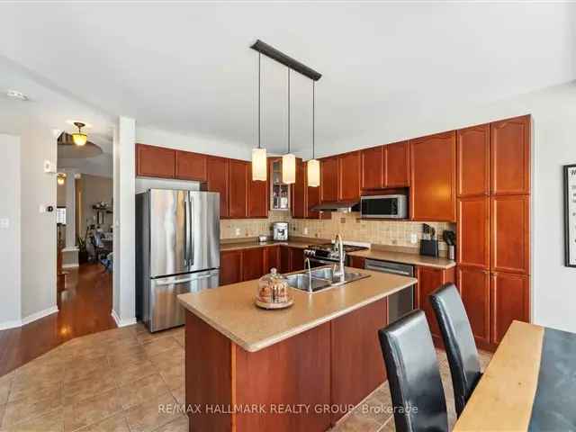 4-Bedroom Family Home in Kanata North