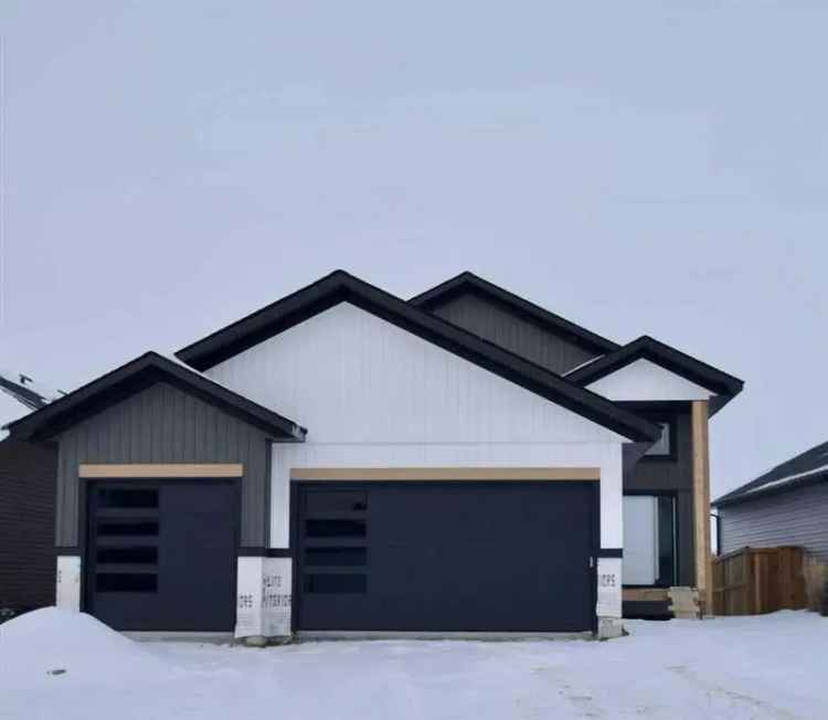 New Build Home: 3 Beds, 2 Baths, Triple Car Garage