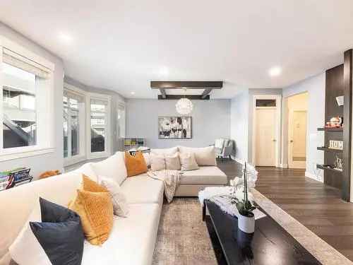 Townhouse For Sale in Surrey BC 4 Beds 4 Baths